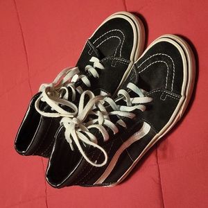 HIGH TOP OLD SKOOL VANS SIZE 6 MEN/ 7.5 WOMEN